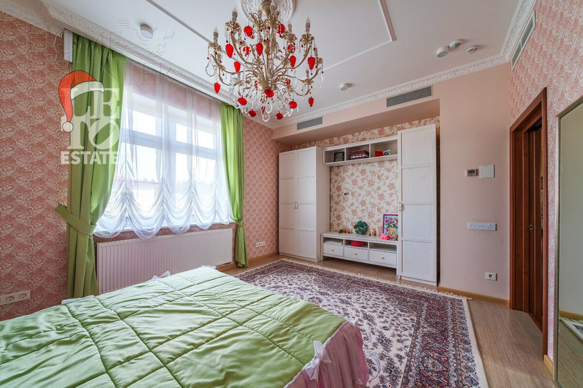 3-этажный коттедж 500 м² с отделкой