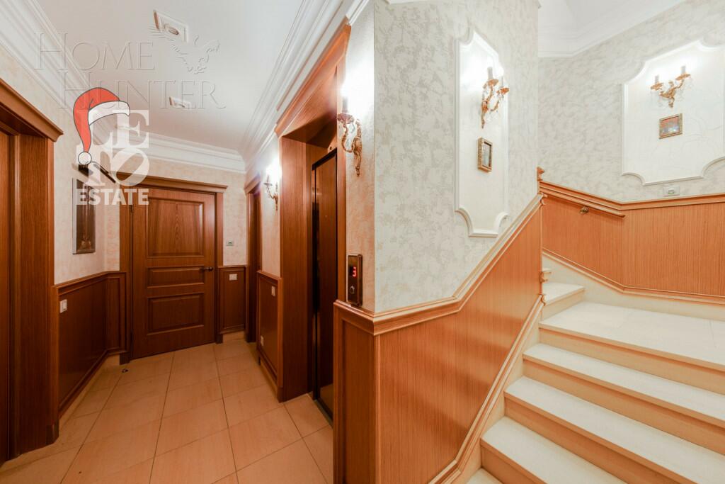 3-этажный коттедж 553.6 м² с отделкой