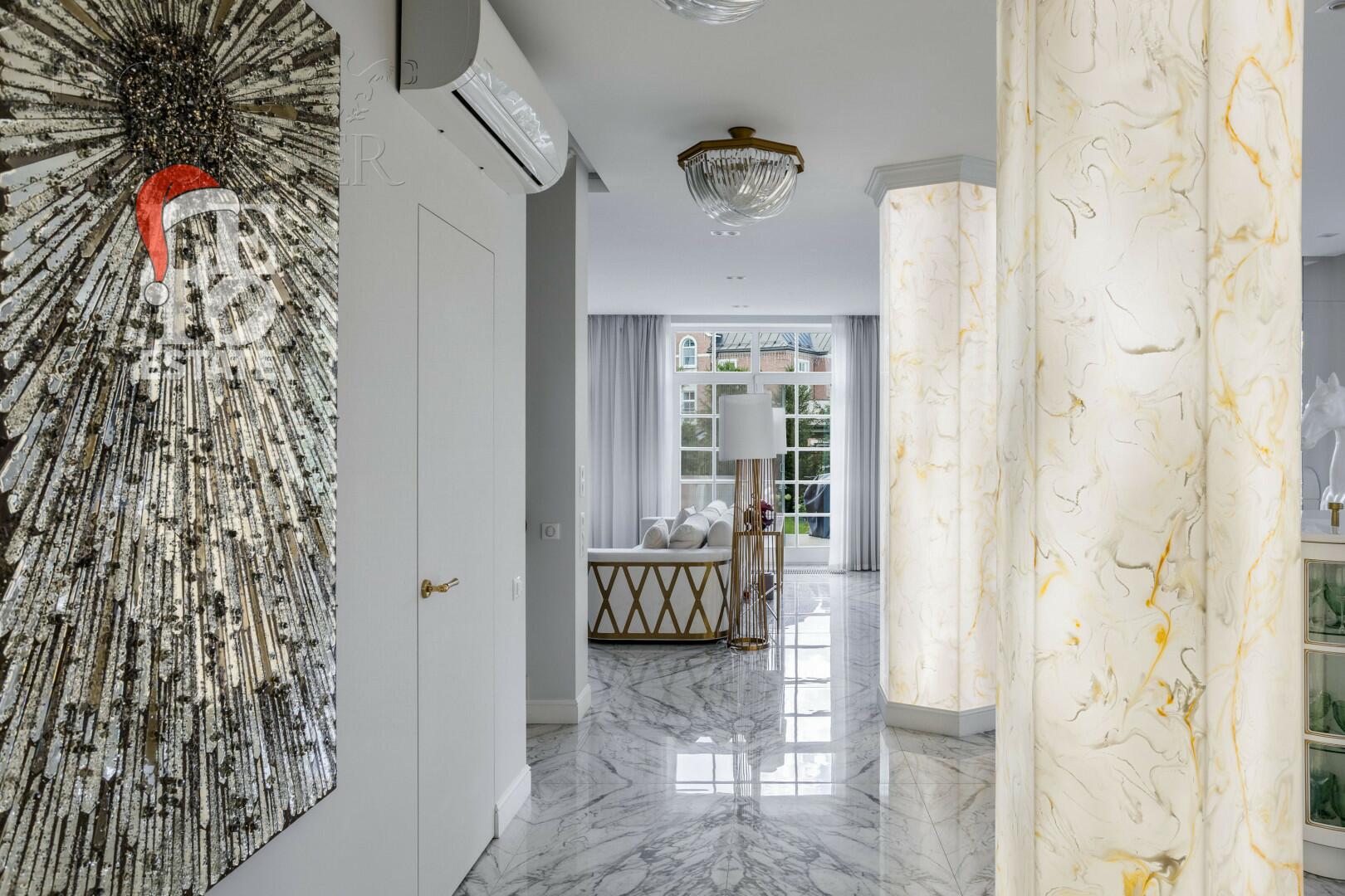 3-этажный коттедж 550 м² с отделкой