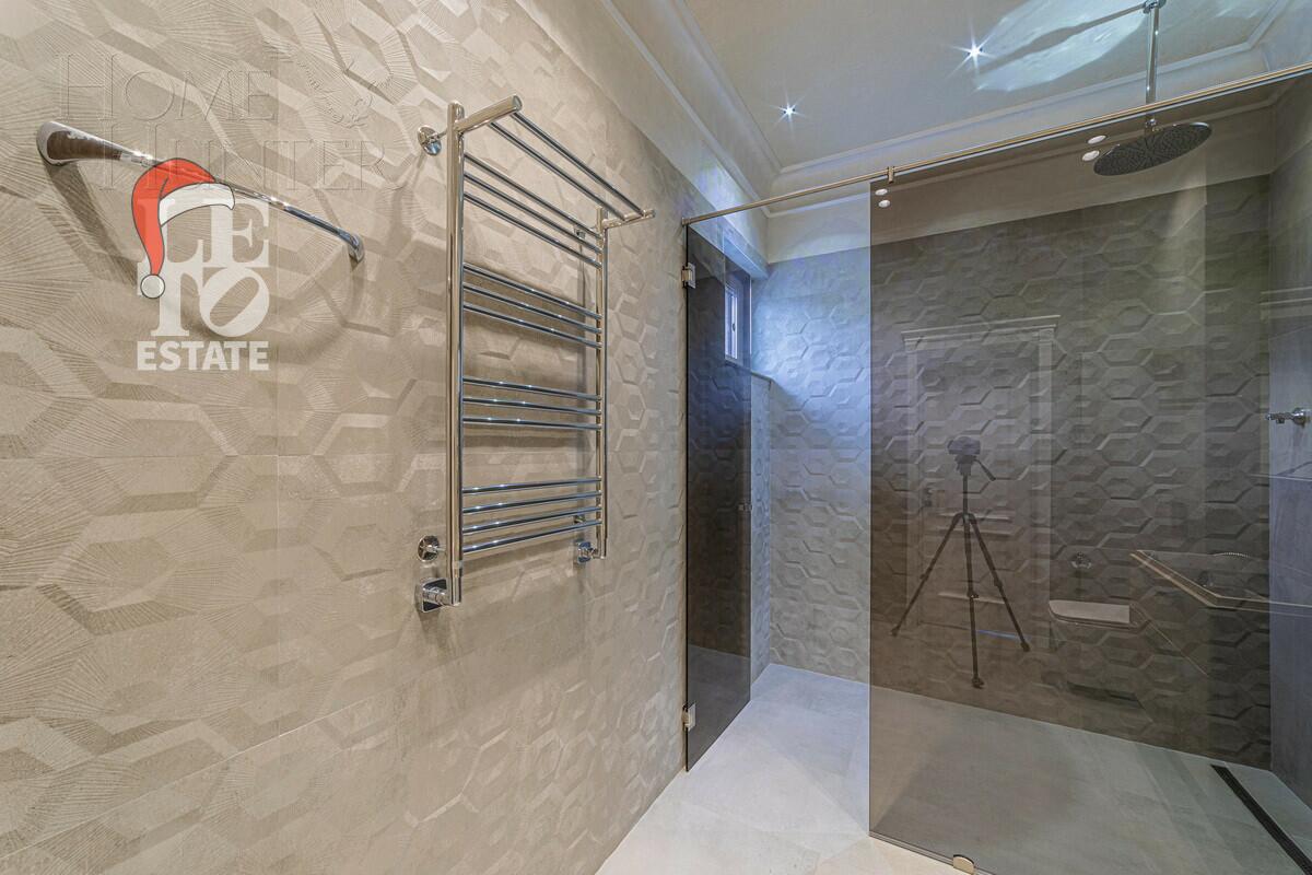 3-этажный коттедж 350 м² с отделкой