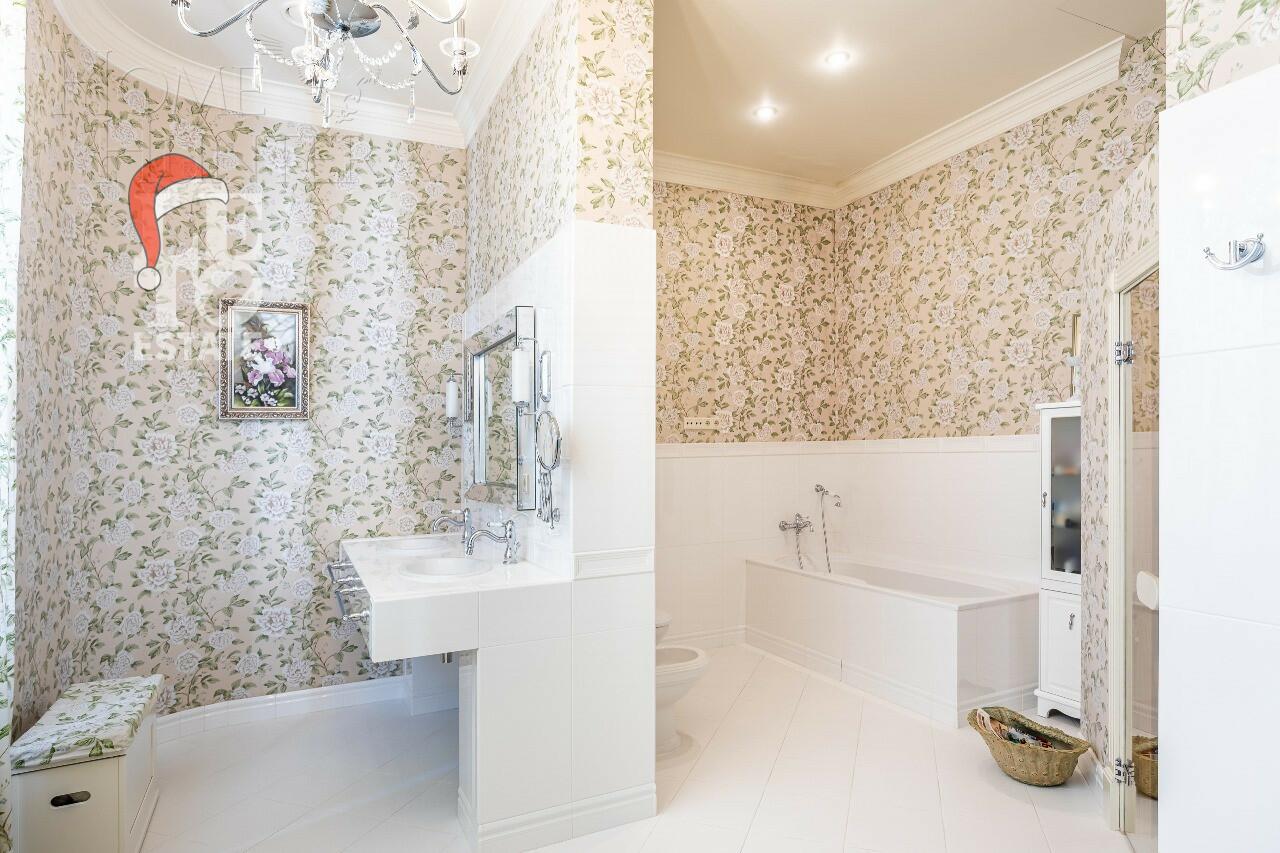 3-этажный коттедж 750 м² с отделкой