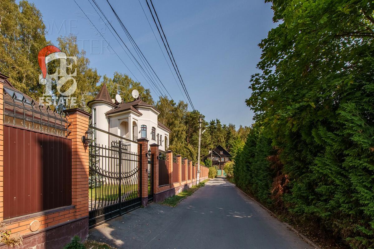 3-этажный коттедж 475 м² с отделкой