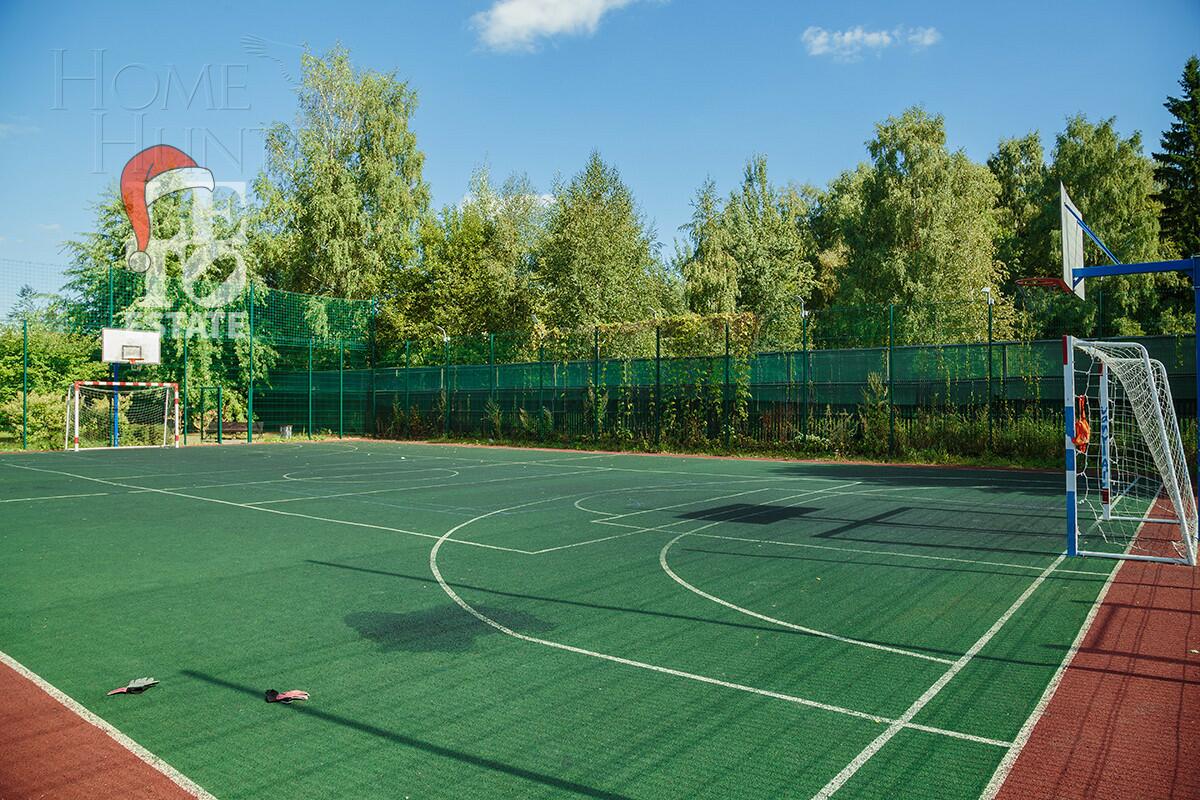 3-этажный коттедж 1 200 м² с отделкой