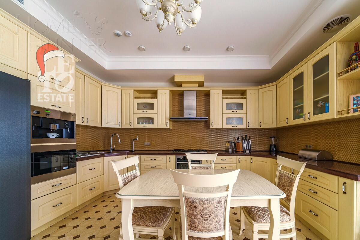 3-этажный коттедж 500 м² с отделкой