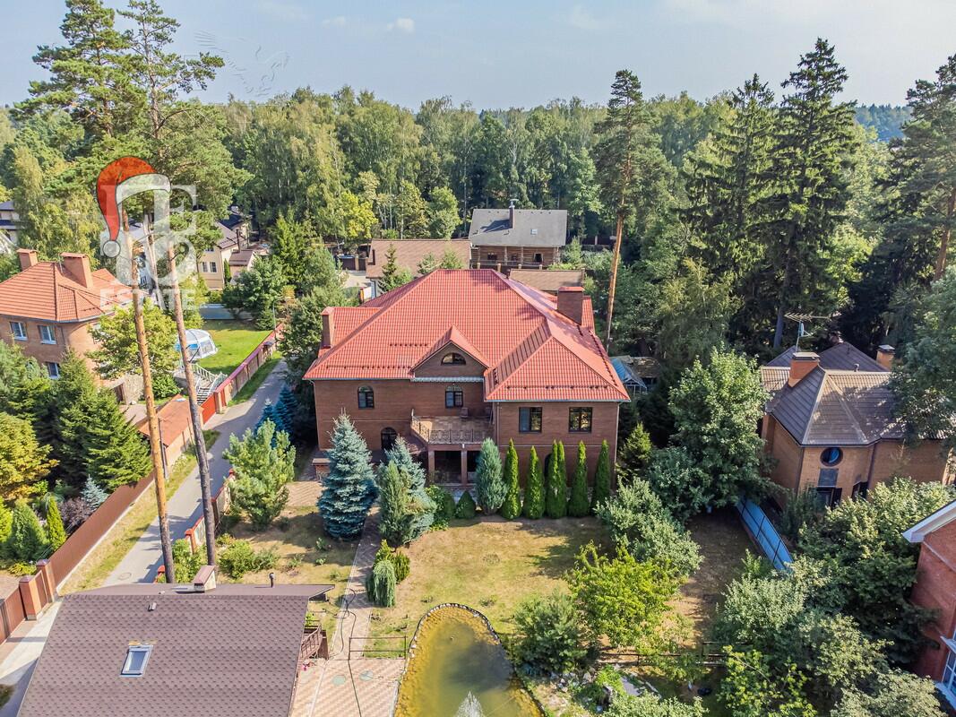 2-этажный коттедж 699.6 м² с отделкой