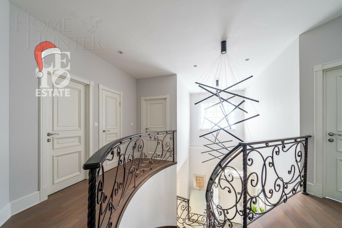 2-этажный коттедж 370 м² с отделкой