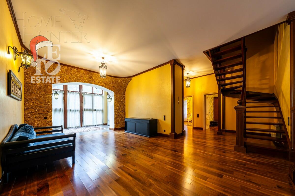 3-этажный коттедж 980 м² с отделкой