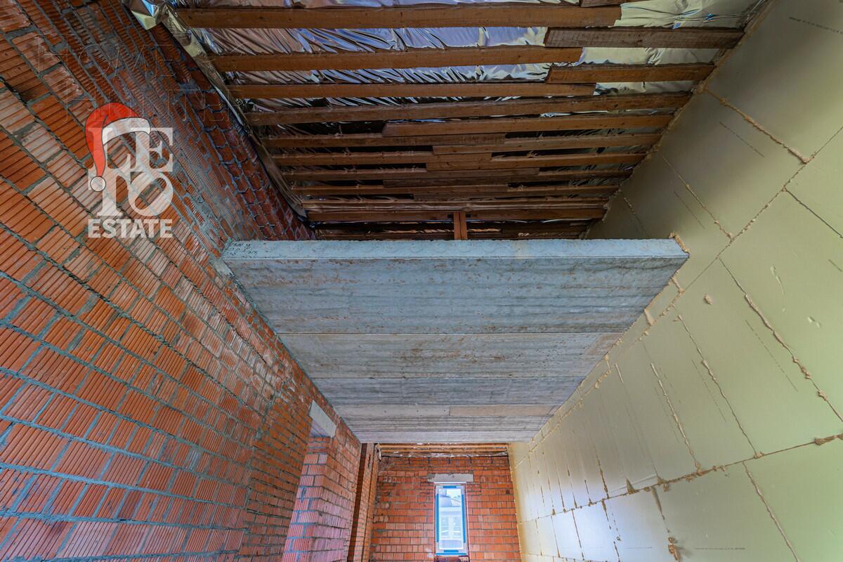 2-этажный таунхаус 330 м² без отделки