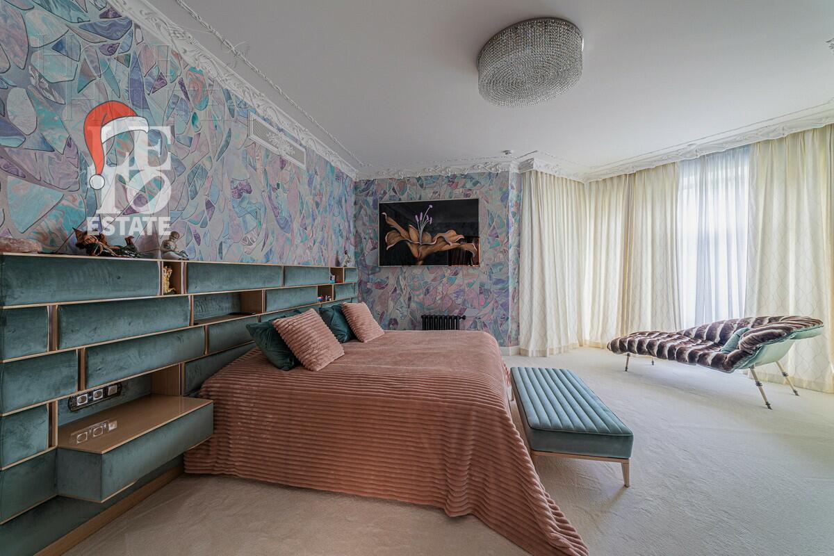 3-этажный коттедж 1 200 м² с отделкой