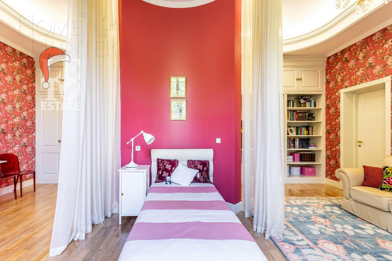 3-этажный коттедж 750 м² с отделкой