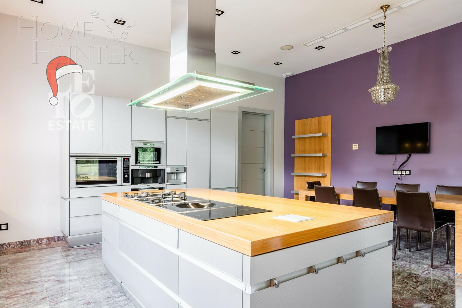 2-этажный коттедж 1 438 м² с отделкой