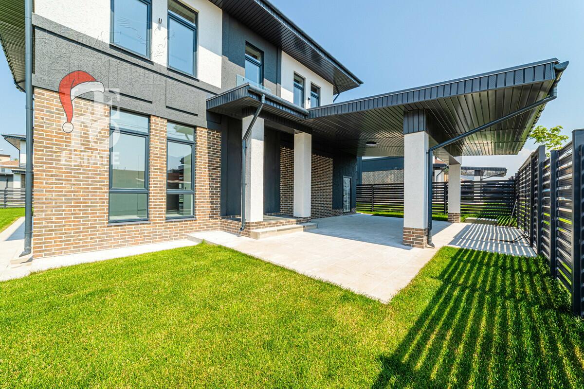 2-этажный коттедж 238.4 м² с отделкой