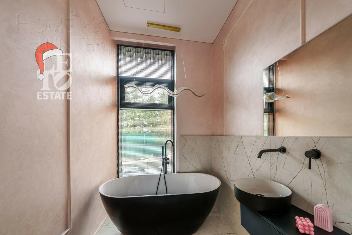 3-этажный таунхаус 238 м² с отделкой