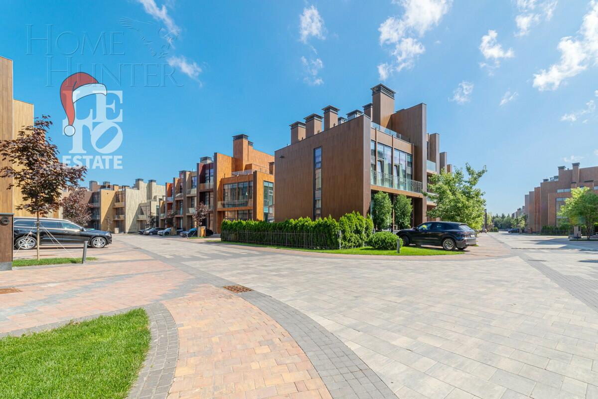 3-этажный таунхаус 238 м² с отделкой