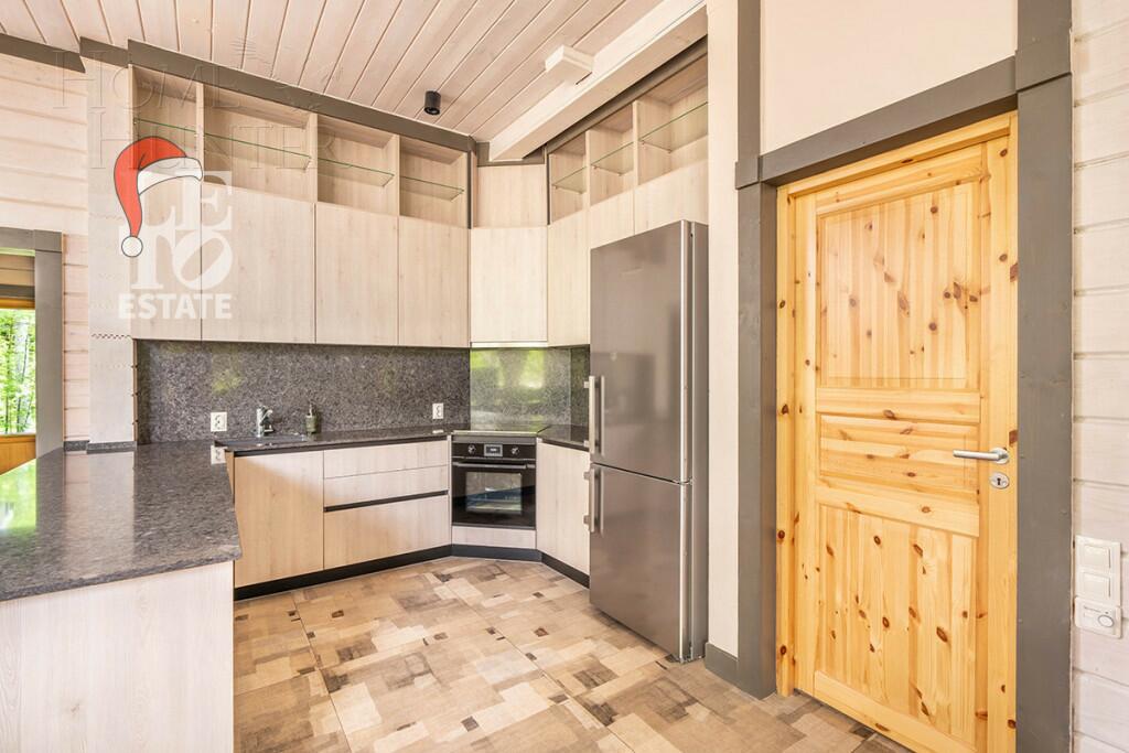 2-этажный коттедж 400 м² с отделкой