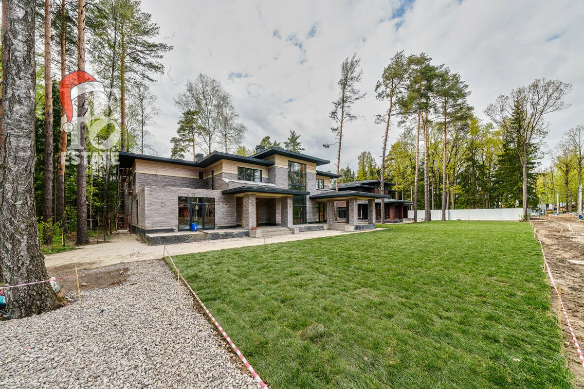 2-этажный коттедж 460 м² без отделки