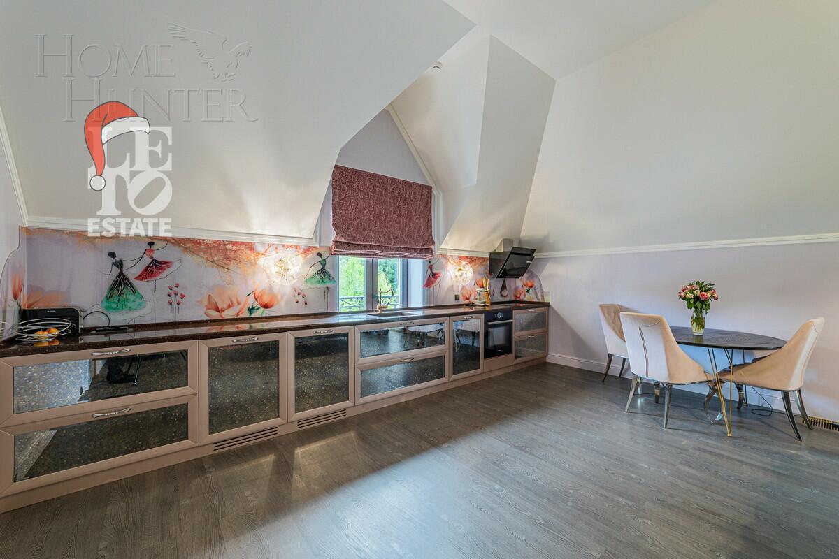 3-этажный коттедж 1 200 м² с отделкой