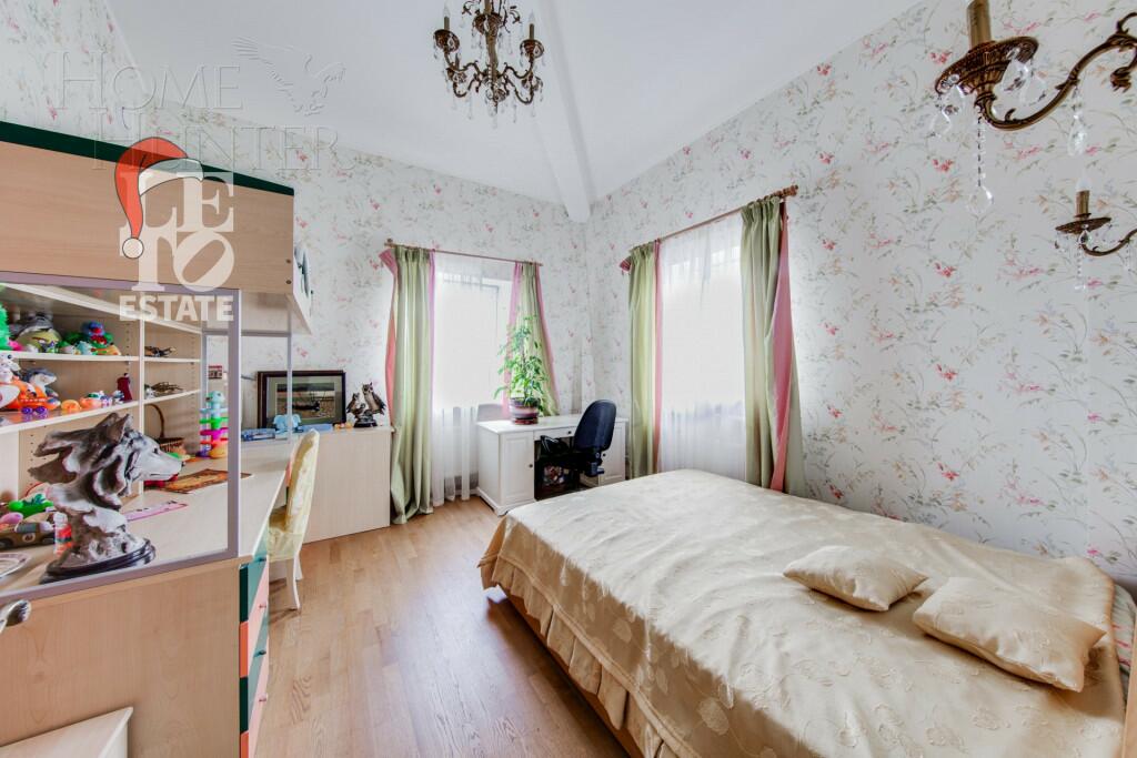 3-этажный коттедж 553.6 м² с отделкой