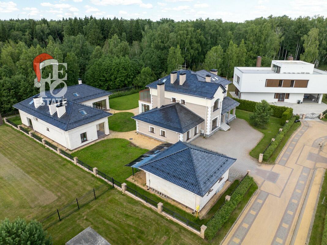 2-этажный коттедж 1 000 м² с отделкой