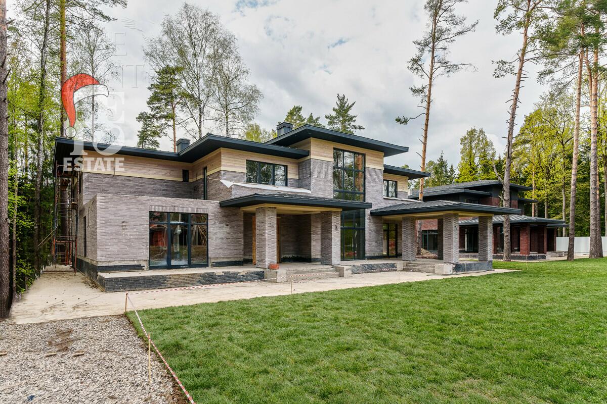 2-этажный коттедж 460 м² без отделки