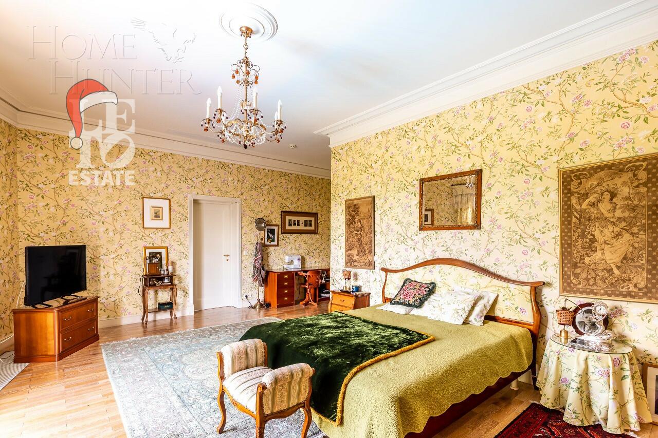 3-этажный коттедж 750 м² с отделкой