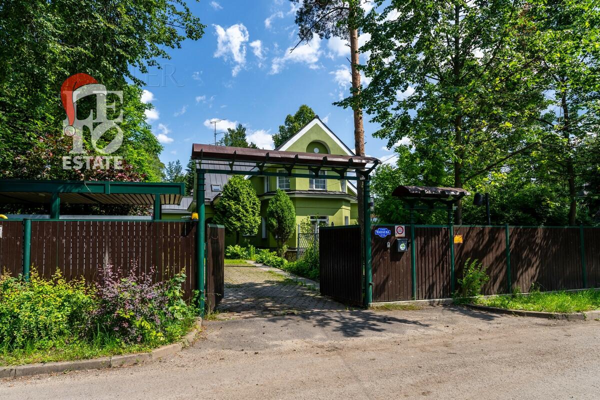 2-этажный коттедж 675.8 м² с отделкой