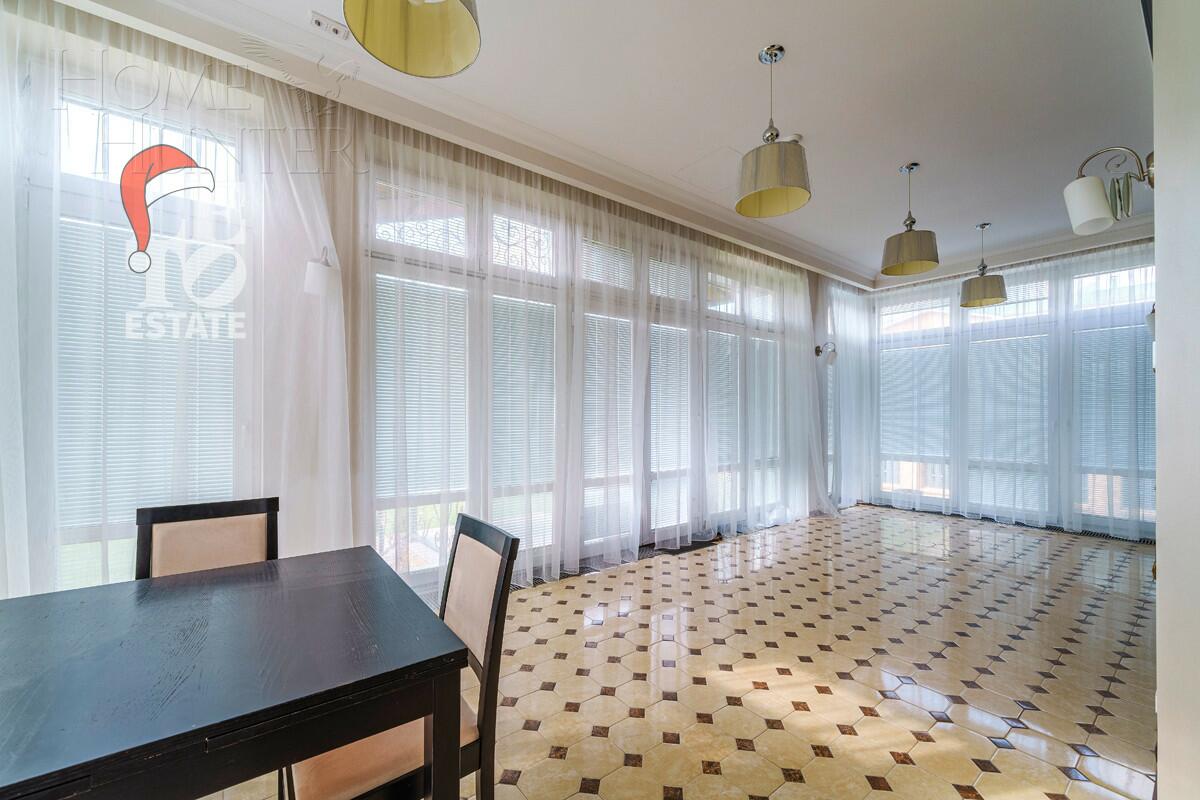 3-этажный коттедж 500 м² с отделкой