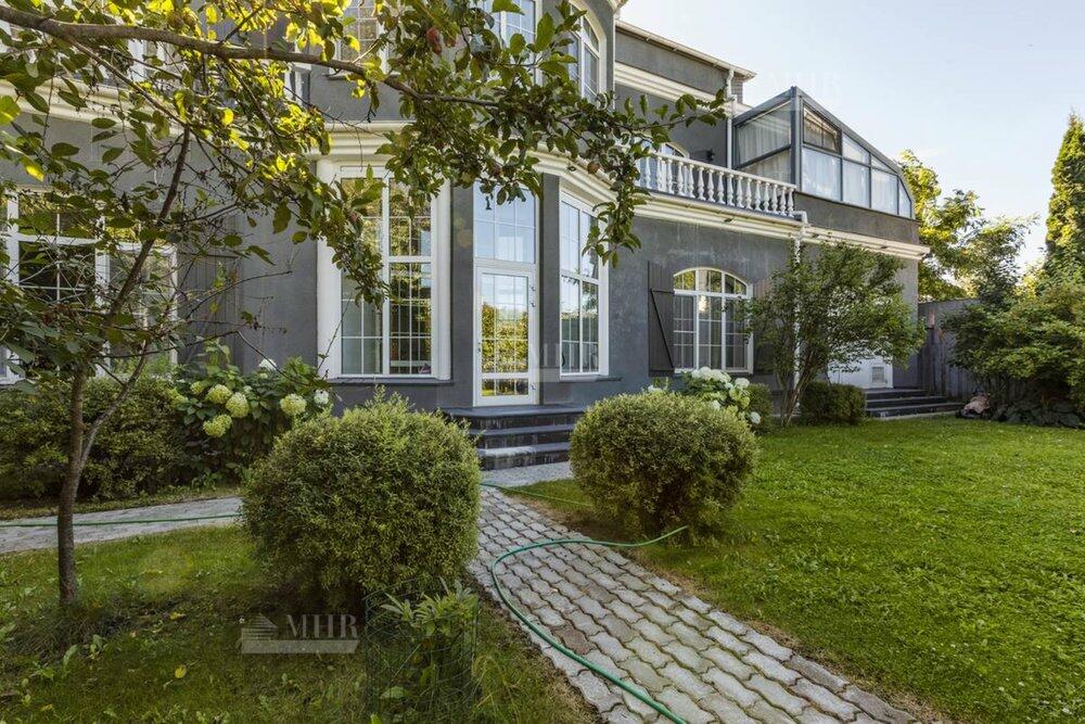 КОТТЕДЖ 1 000 м² с отделкой