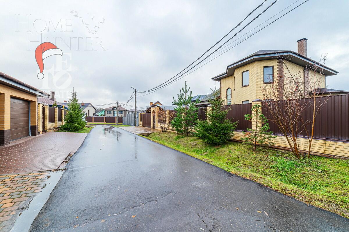 3-этажный коттедж 350 м² с отделкой