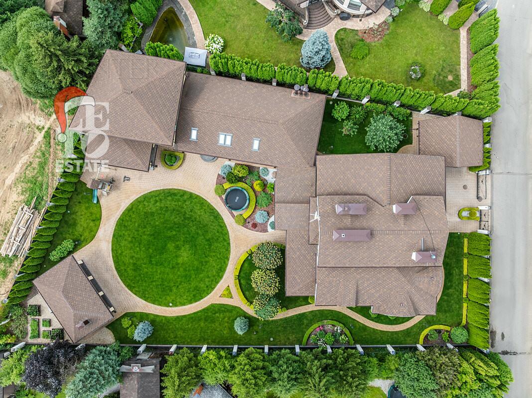 2-этажный коттедж 700 м² с отделкой