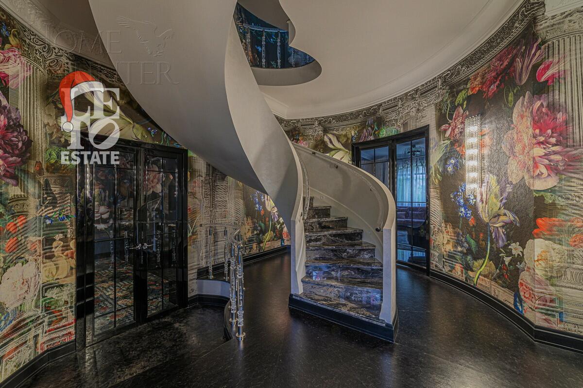 3-этажный коттедж 1 200 м² с отделкой