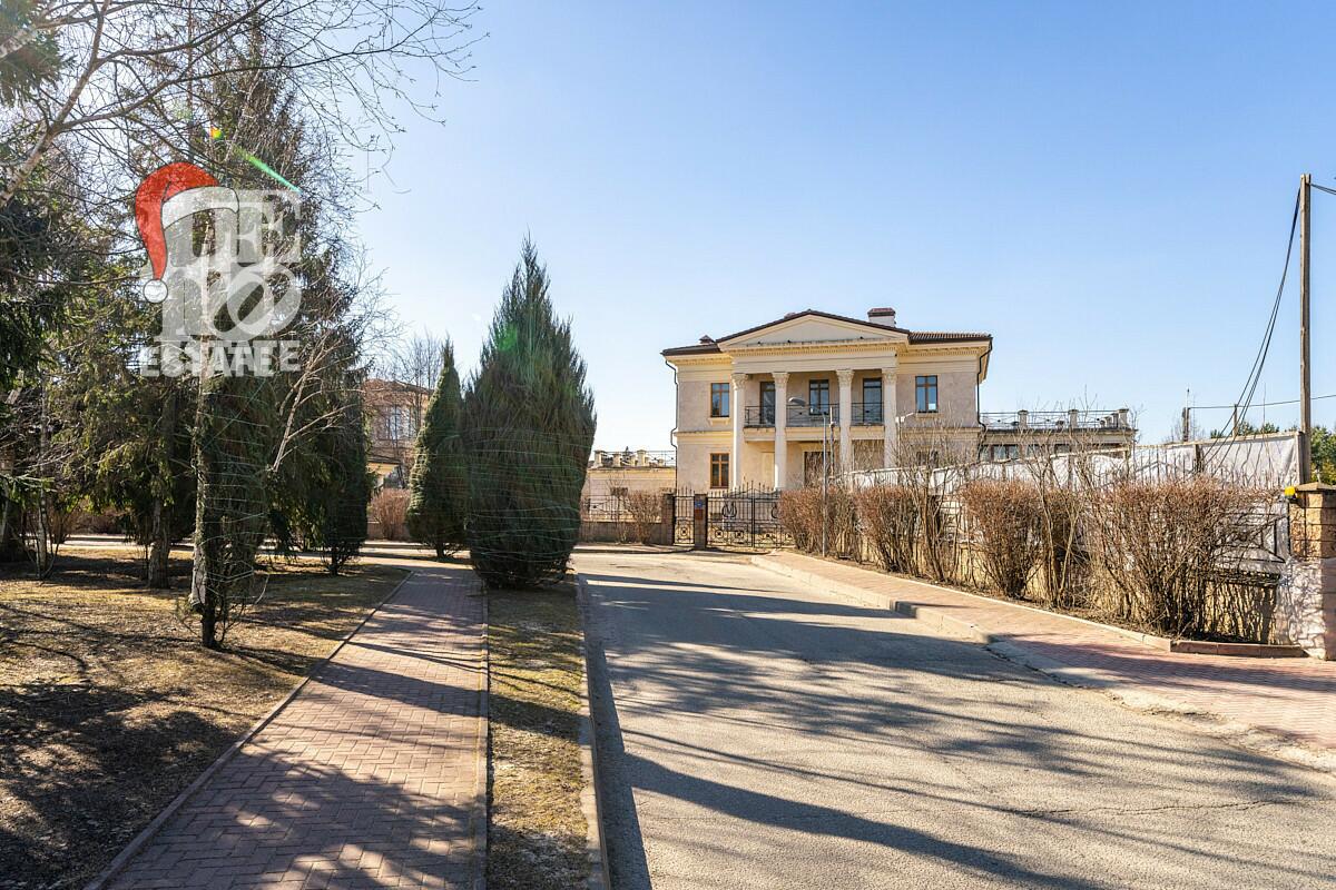 2-этажный коттедж 680 м² без отделки