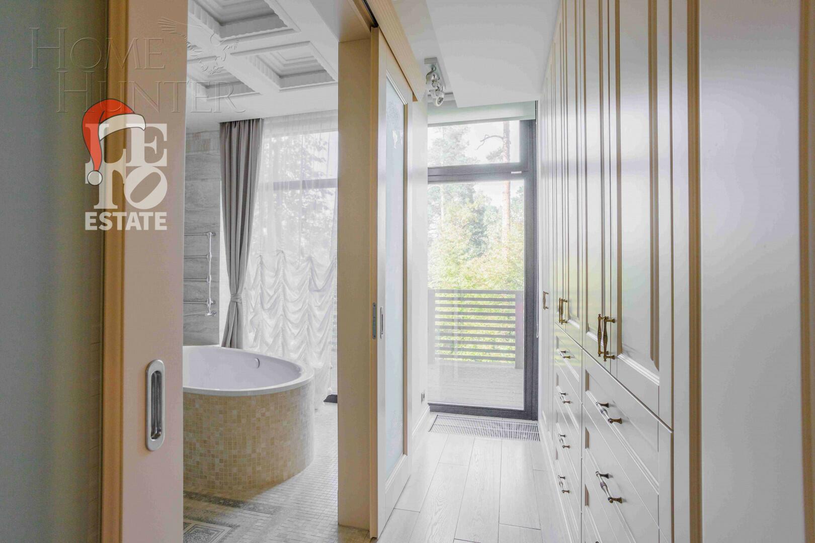 3-этажный таунхаус 340 м² с отделкой