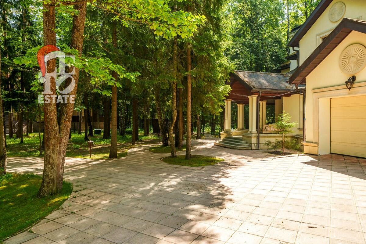 2-этажный коттедж 1 025 м² с отделкой