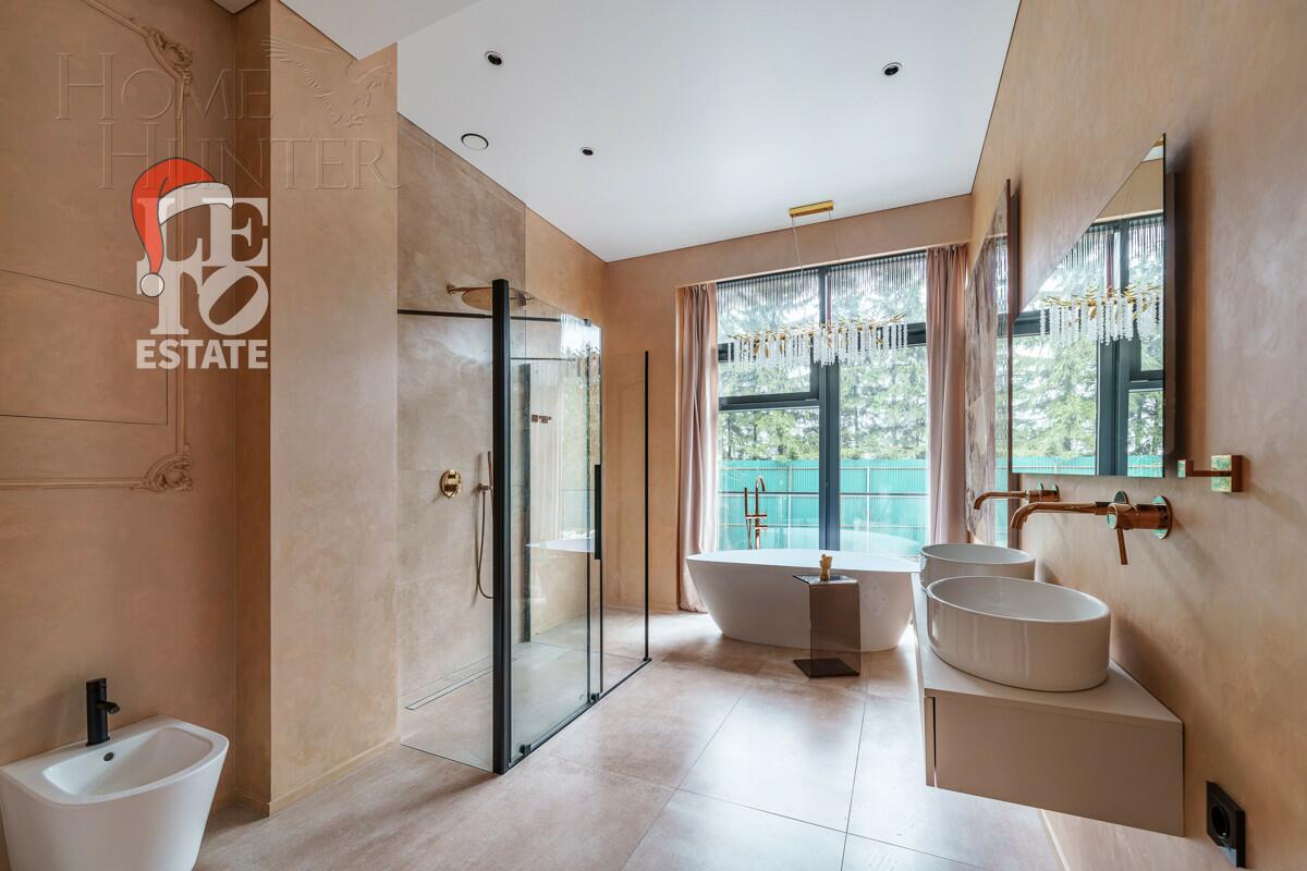 3-этажный таунхаус 238 м² с отделкой