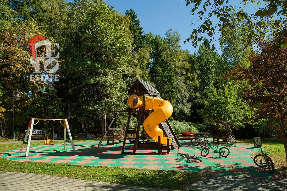 3-этажный коттедж 1 200 м² с отделкой