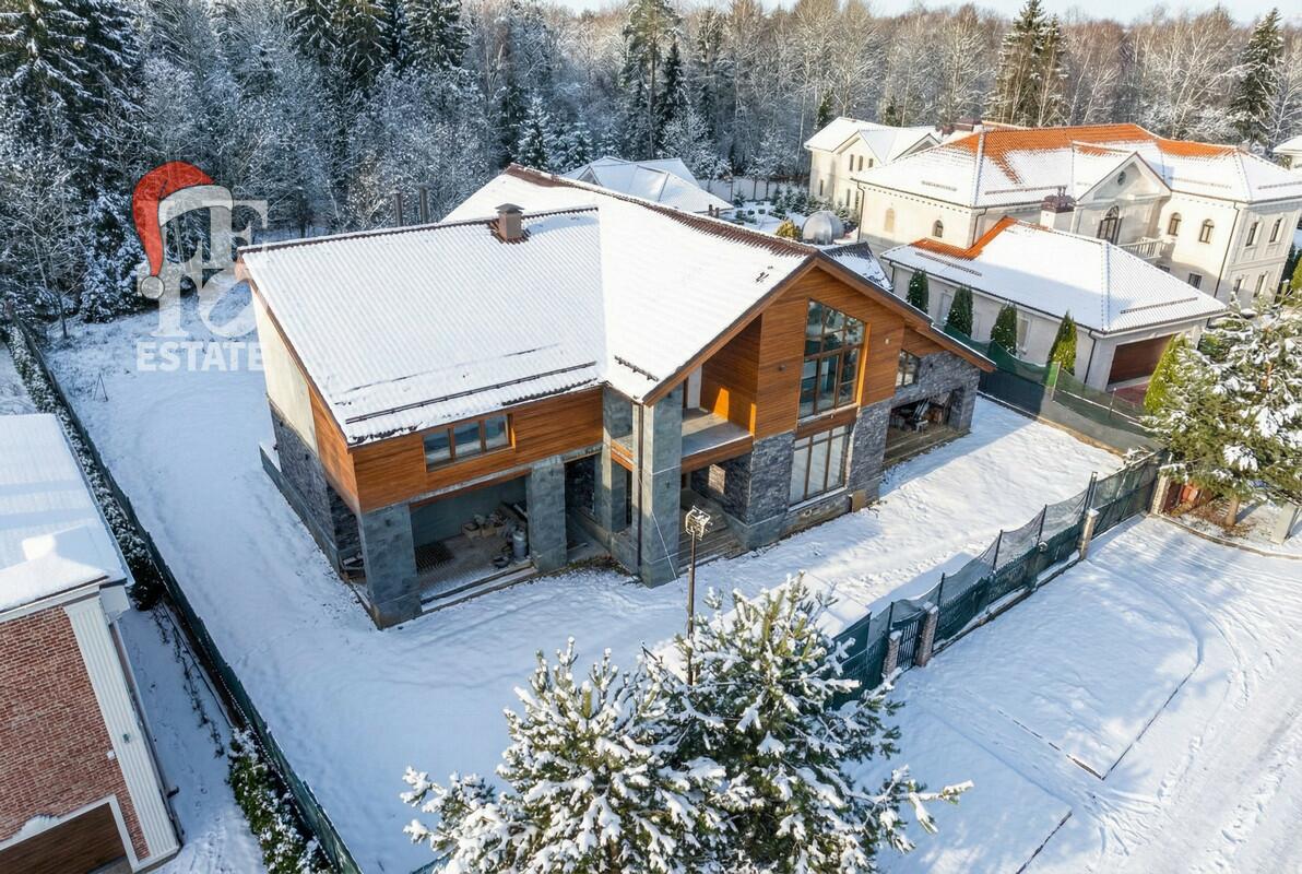 2-этажный коттедж 1 150 м² без отделки