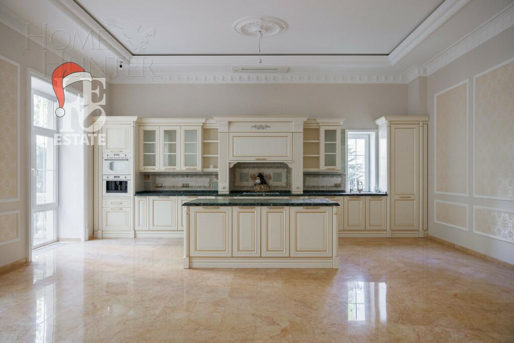 2-этажный коттедж 1 556 м² с отделкой