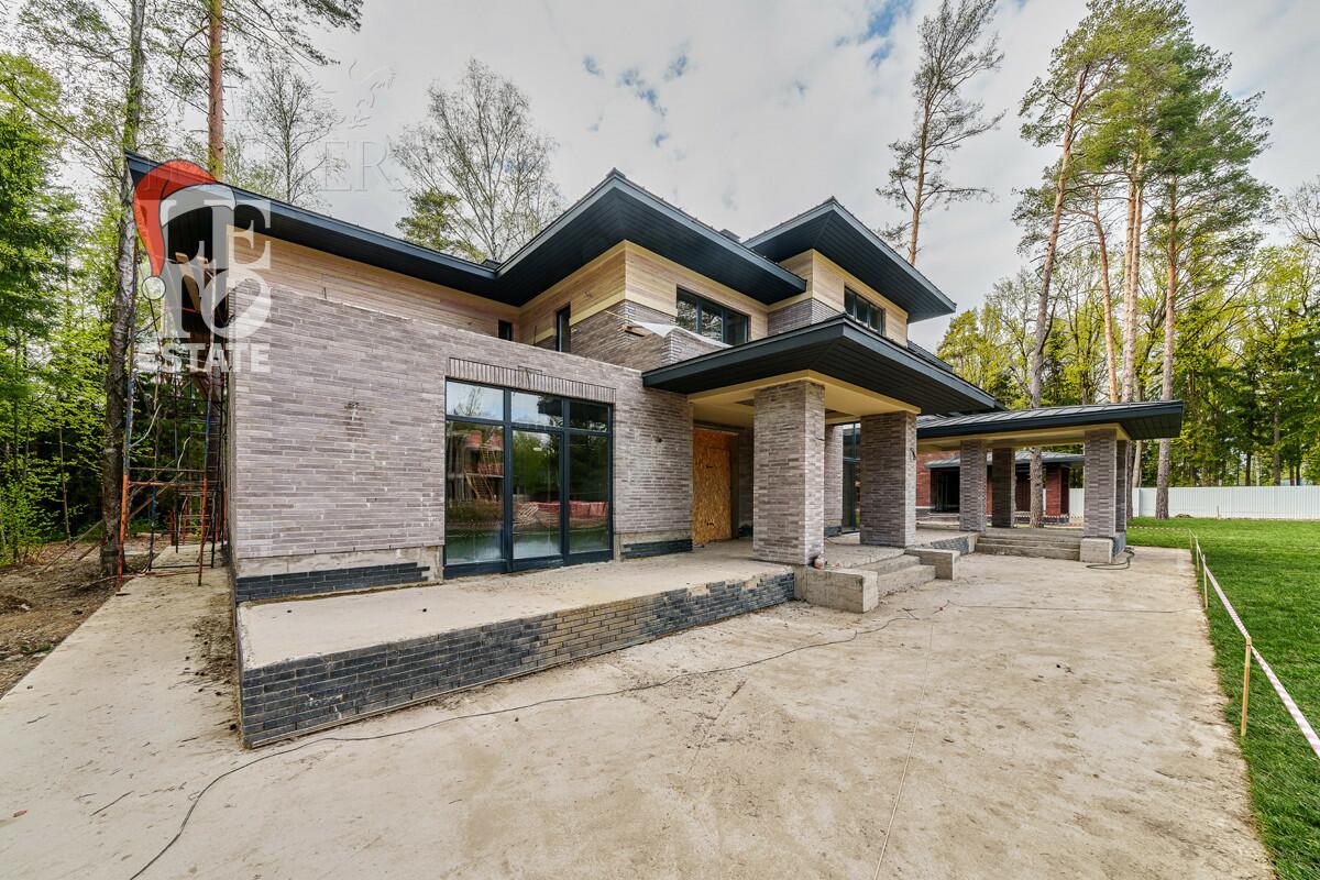 2-этажный коттедж 460 м² без отделки