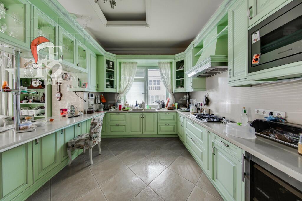 3-этажный коттедж 553.6 м² с отделкой