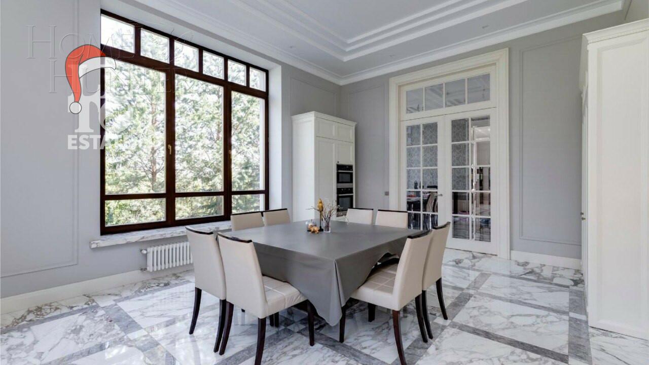 3-этажный коттедж 1 185 м² с отделкой