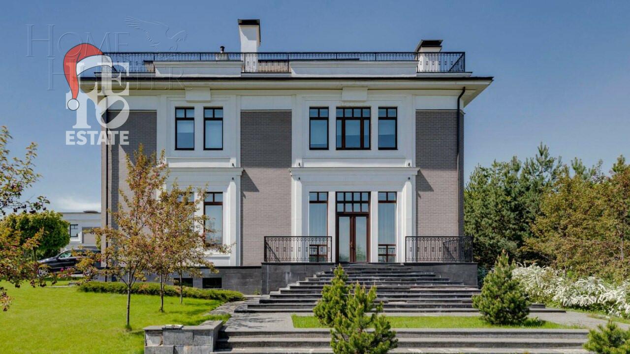 3-этажный коттедж 1 185 м² с отделкой