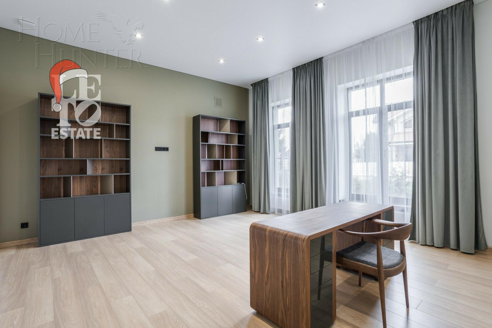 2-этажный коттедж 1 300 м² без отделки