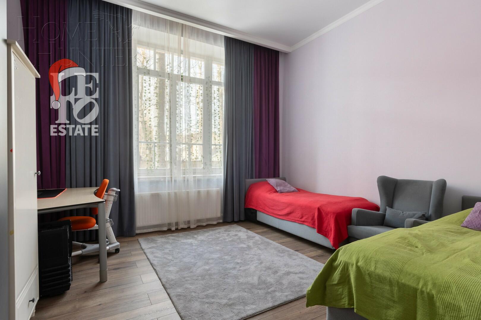 3-этажный коттедж 950 м² без отделки