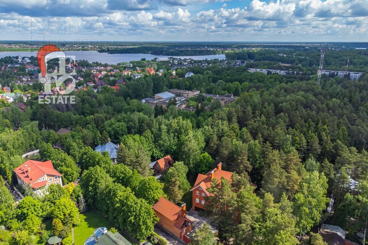 3-этажный коттедж 1 319 м² с отделкой