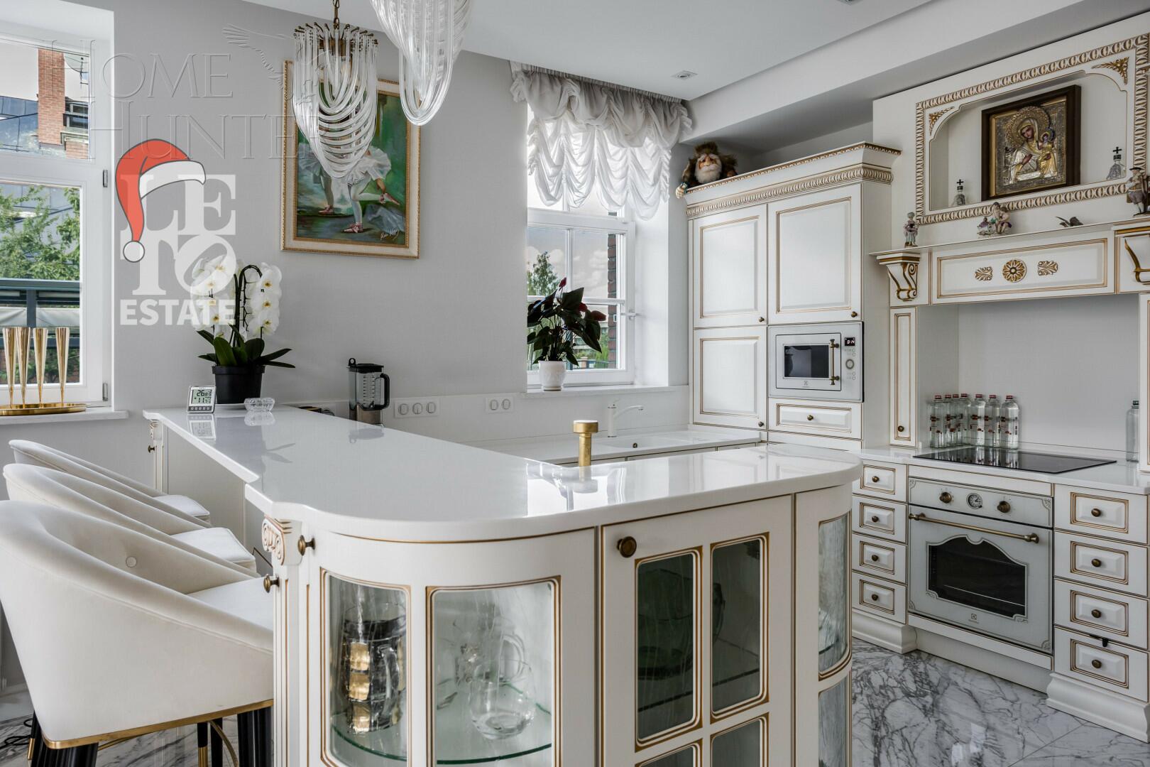 3-этажный коттедж 550 м² с отделкой