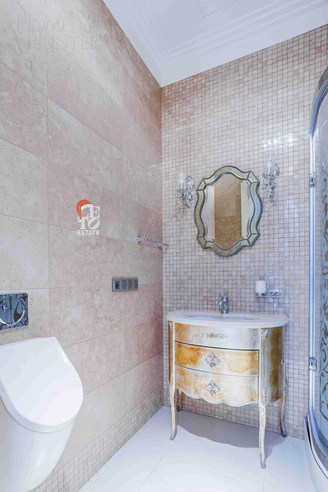 3-этажный таунхаус 340 м² с отделкой