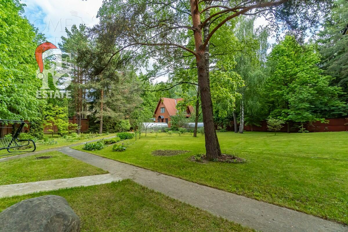 3-этажный коттедж 1 319 м² с отделкой