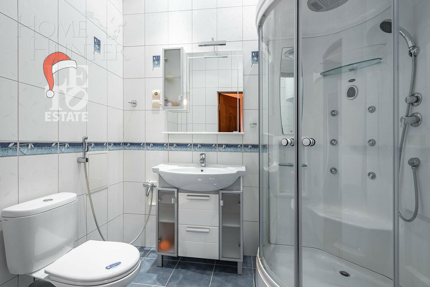 3-этажный коттедж 1 319 м² с отделкой