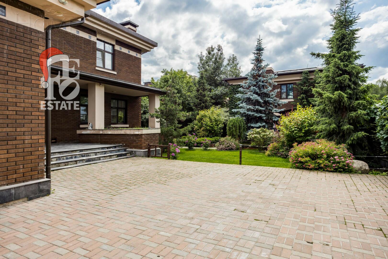 2-этажный коттедж 550 м² с отделкой